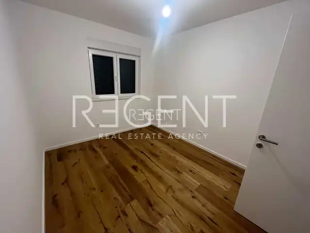 Zadar, Sukošan - Luxusní čtyřpokojový byt s bazénem 160 m2 novostavba