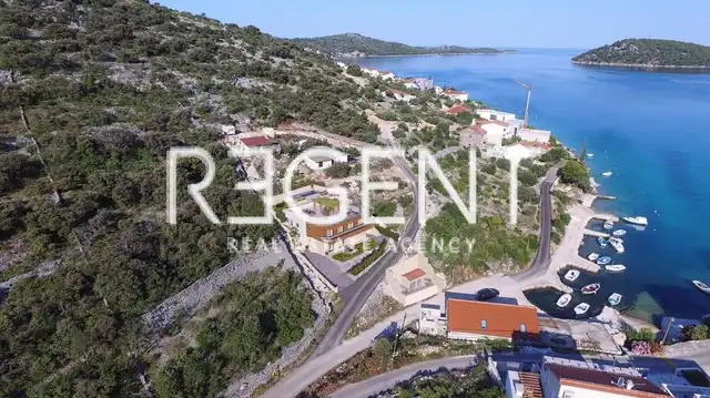 Rogoznica, Ražanj - Vila ve výstavbě první řada u moře 250 m2