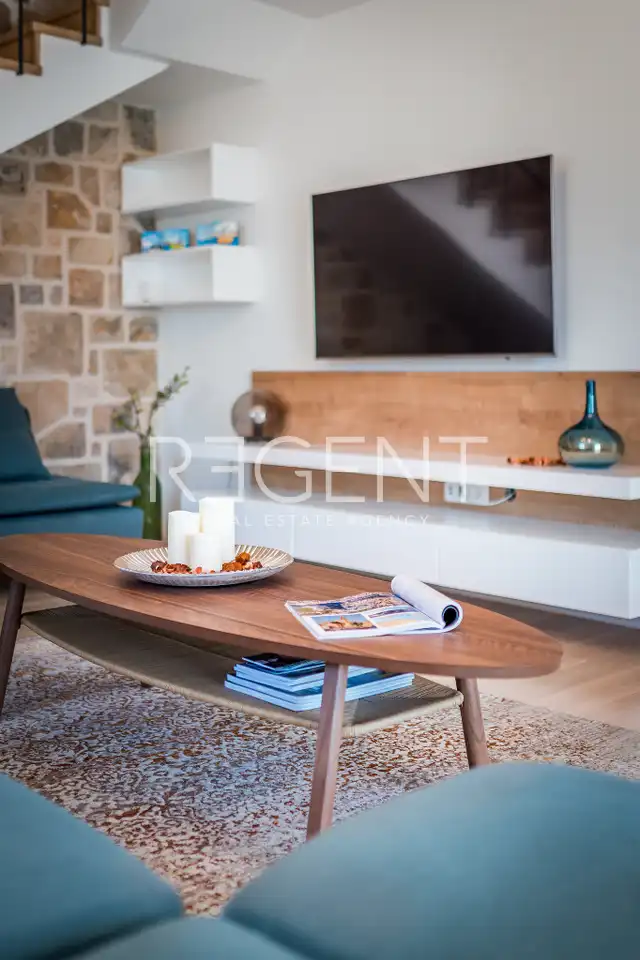 Brač, Milna - Moderní vila v první řadě u moře, 264 m2