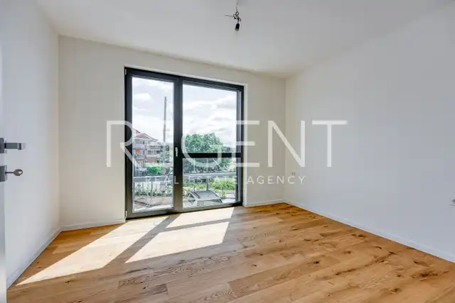 Istra, Novigrad - Appartement de trois pièces dans un complexe résidentiel de luxe de 93 m2