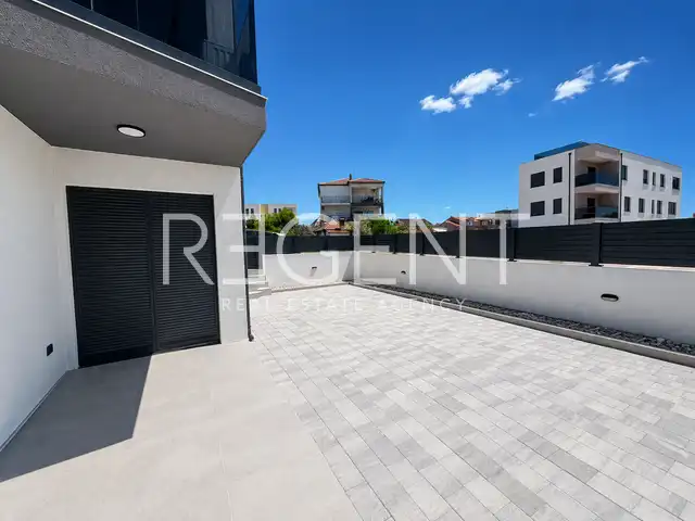 Brodarica, Šibenik 40,25 m², novostavba - 2-izbový, dvor, parkovanie