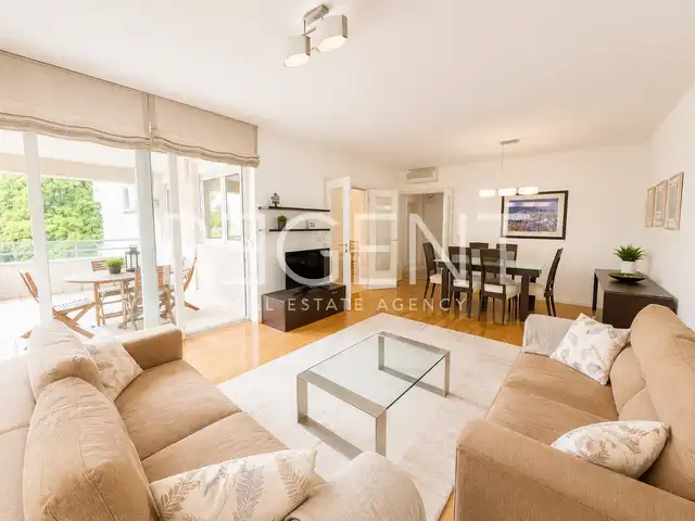 Stanovanje 145 m², center Zagreba — 2 terasi, parkirišče, opremljeno