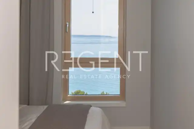 Split, Žnjan - Dvojizbový byt s loggiou a výhľadom na more