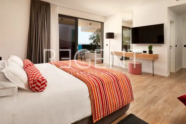Marina Hills Resort — 3 vily s bazénom, 12 izieb a výhľad na more