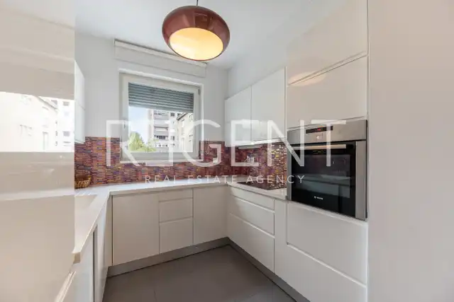 Stan 105 m², Grahorova — 3 spavaće sobe, dupla garaža, lift
