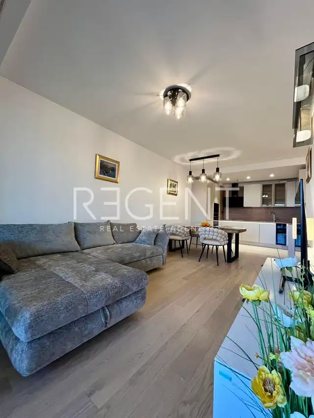 Split, Duilovo - Three-room apartment with a loggia and sea view