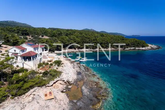 Ostrov Korčula - Nádherná úžasná vila pri mori 312 m2