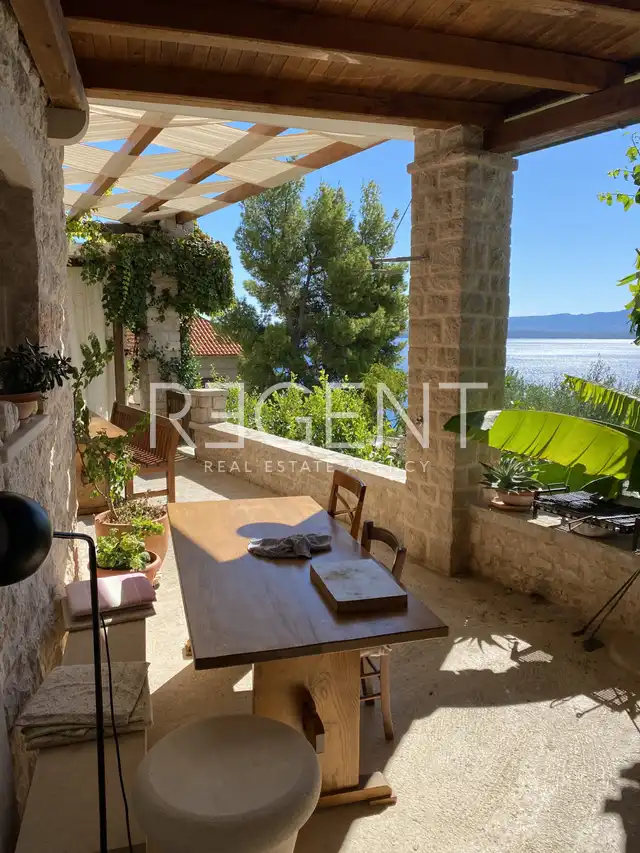 Brač, Murvica - Maison en pierre avec quatre appartements