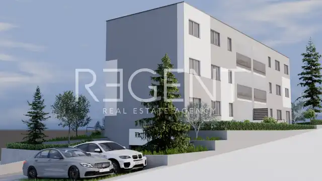 Salona, Mravince - Appartamento con due camere al piano terra con piccolo giardino