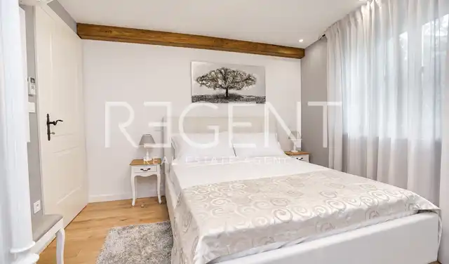 Šibenik, centrum – zrekonstruovaný kamenný dům se třemi apartmány