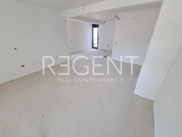 Macarsca, Centro - Attico trilocale con vista mare 117 m2