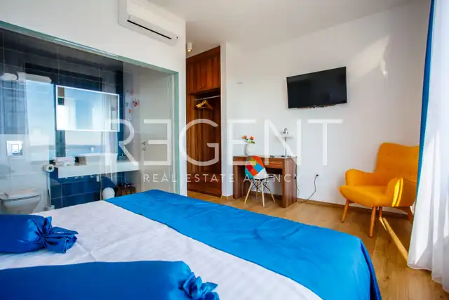 Vila 232 m², Kaštel Stari — 4SS, grijani bazen, pogled na more