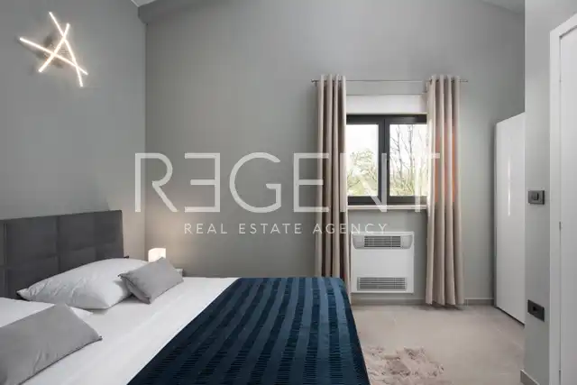Villa 250 m², Vodnjan area — 78 m² pool, 1600 m² plot