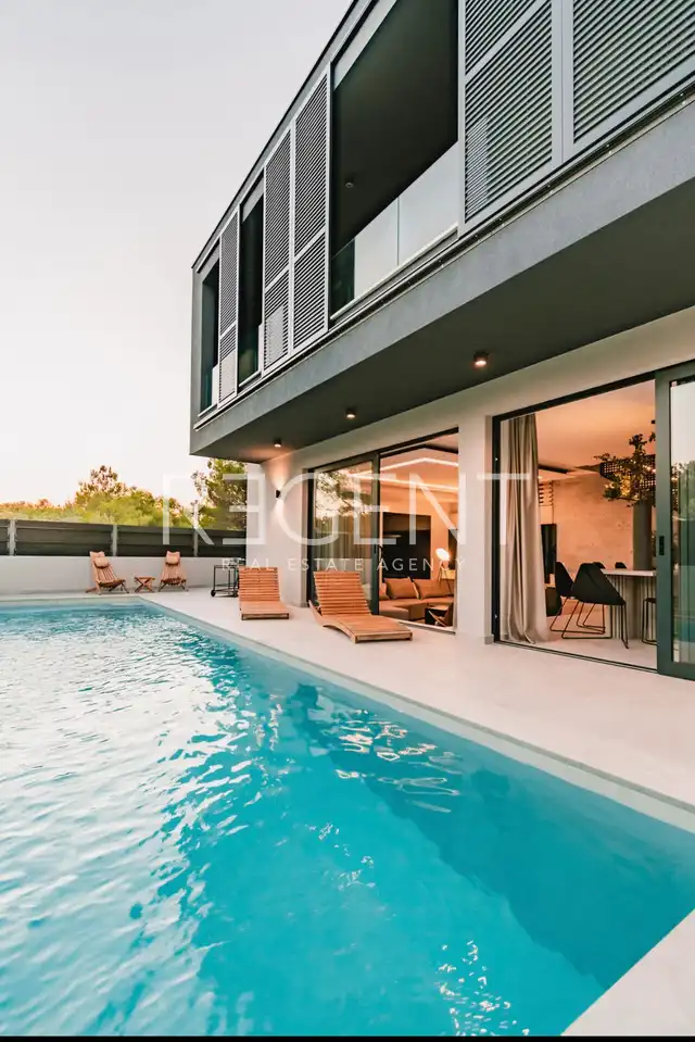 Šibenik, Vodice - Moderná vila, novostavba 200 m2
