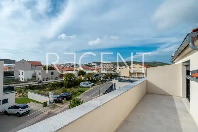 Vodice, Zatonská ulica - Dvojdom na výbornom mieste