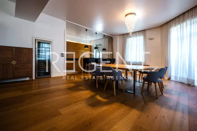 Appartement 240 m², Donji grad — 3 chambres, balcon, parking