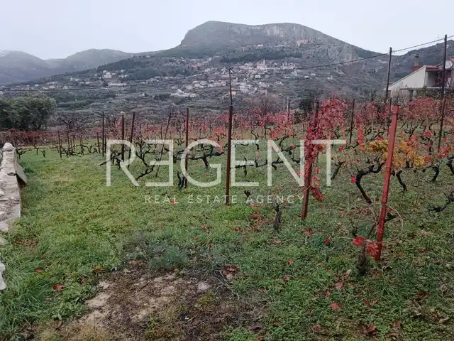Split, Klis - building plot 1135 m2
