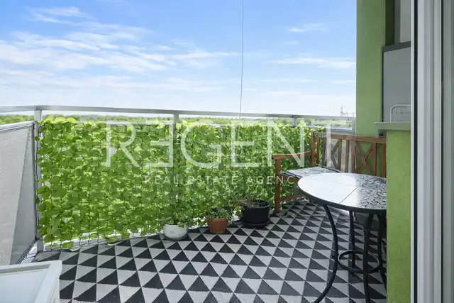 Zagreb, Folnegovićevo naselje - three-room apartment with a parking space