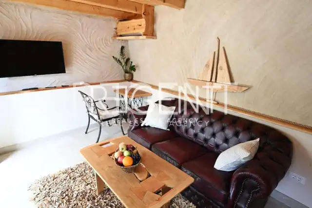Hvar - Kamenný dům moderního designu 70m2