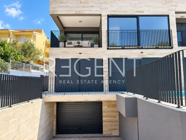 Pakoštane, Drage – Villa 368 m² mit Pool, in erster Reihe zum Meer
