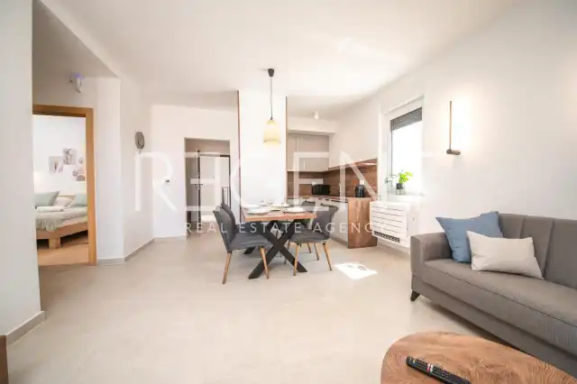 Zadar, Vrsi – trojizbové apartmány s bazénom a výhľadom na more