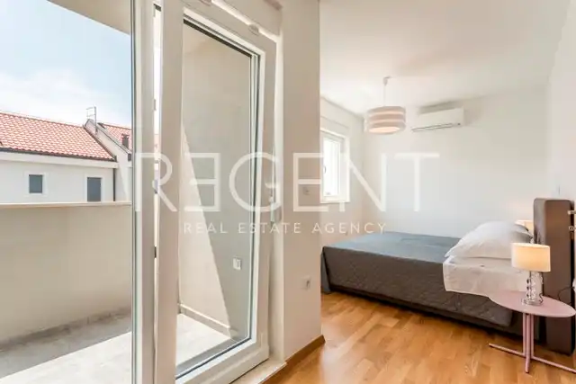 Podstrana - Three-room apartment with a terrace