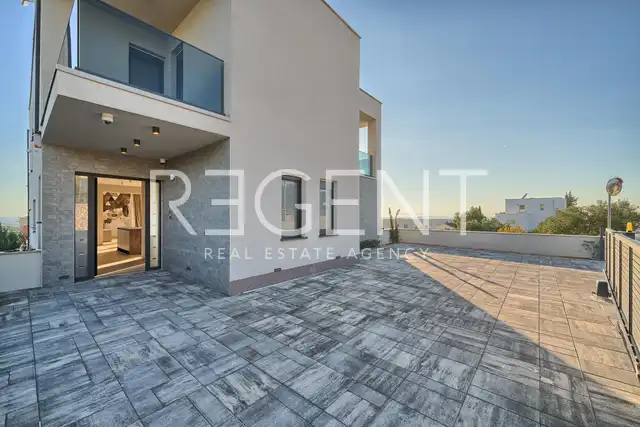 Primošten – Luxusná vila s infinity bazénom, 450 m2 novostavba