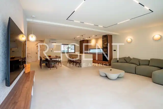 Brač, Sutivan - villa de 232 m², piscine, places de parking, vue sur mer