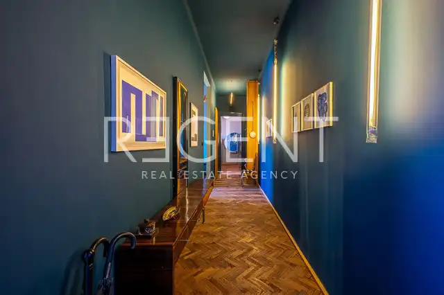 Zagreb, Masarykova – Artistic duplex with 6-meter ceilings
