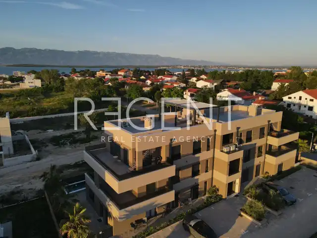 Privlaka, Sabunike — dvosoban stan 139 m2, bazen, vrt, parking mjesto