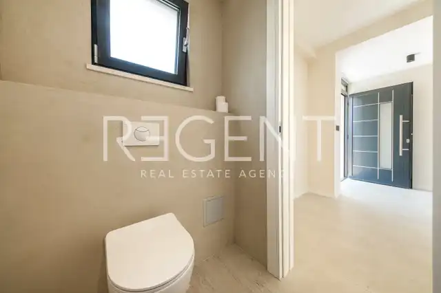 Trogir - Nouvelle villa moderne de 300m2 avec piscine et jacuzzi