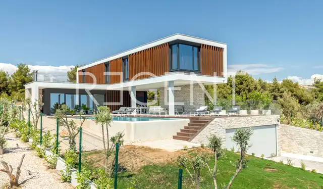 Primošten - Villa mit Pool und Meerblick