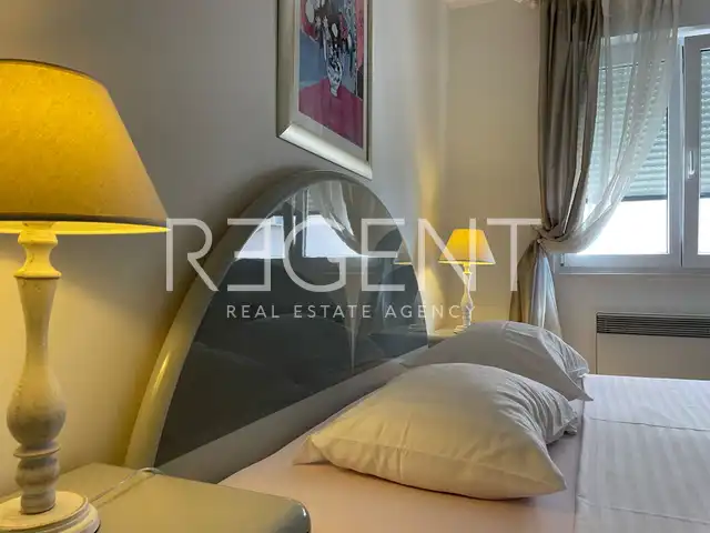 Split, Žnjan - Dvosobni stan sa loggiom i pogledom na more 100 m2