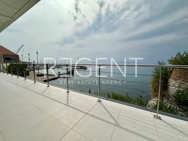 Rijeka - Villa moderne en première ligne de mer 600 m2
