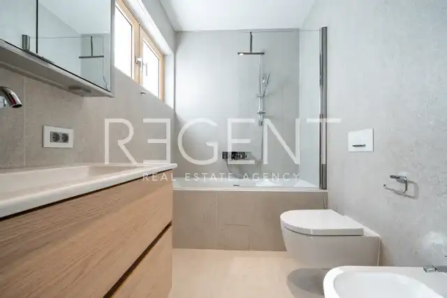 Split, Žnjan - Luxurious two-bedroom apartment with an open sea view