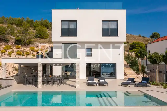 Šibenik, Žaborić - Moderna novoizgrađena vila s bazenom 380 m2