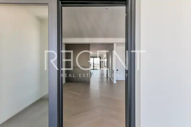 Zagreb, Nova cesta — četverosoban dvoetažni stan 164 m² s dvije garaže