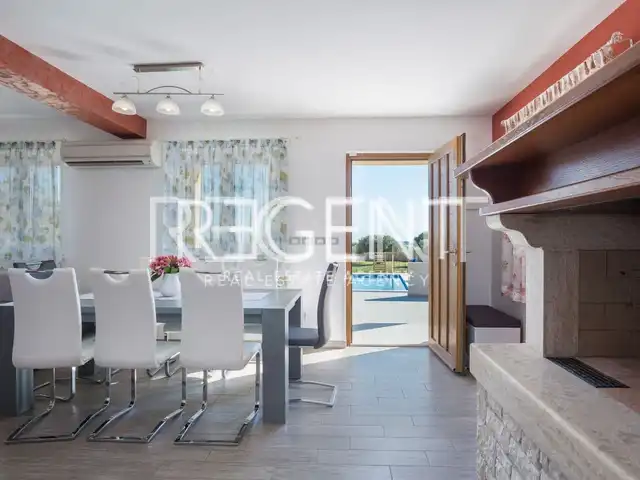 Istrien, Fažana - Villa mit Pool 180 m2