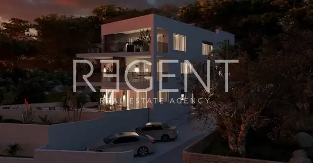 Trogir, Čiovo - Appartement de deux chambres en première ligne de mer
