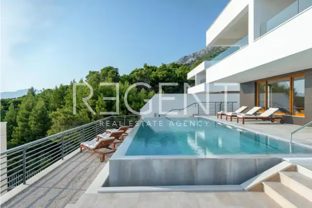 Makarska, Baška Voda - Luxury villa 400 m2 with sea view