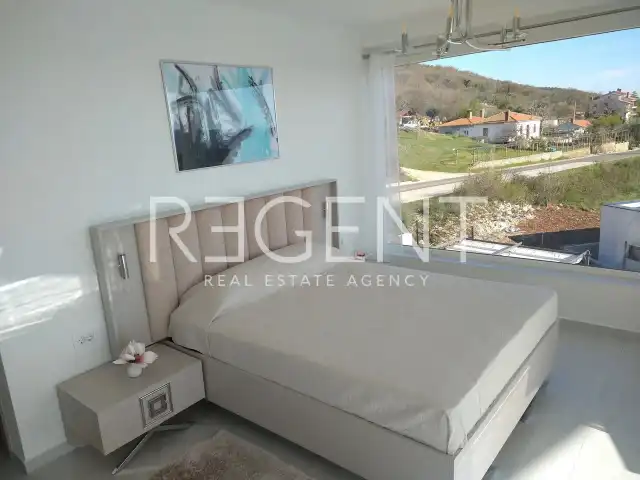 Istrijský polostrov, Labin - Luxusná vila s moderným dizajnom s výhľadom na more 225 m2