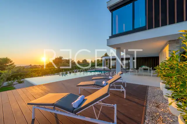 Primošten - Villa mit Pool und Meerblick