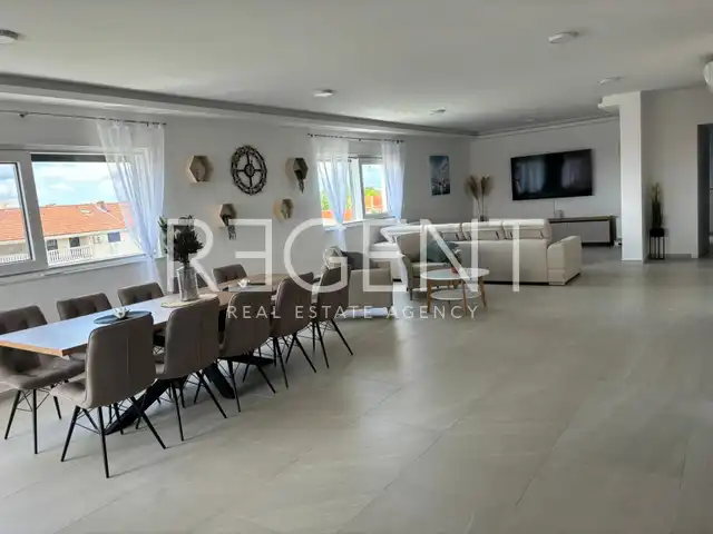 Zadar, Privlaka - Luxusní novostavba blízko moře v 1. patře
