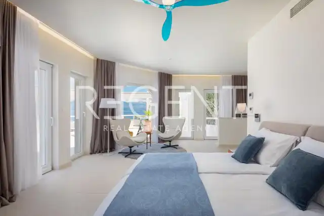 Brač - Villa erste Reihe am Meer