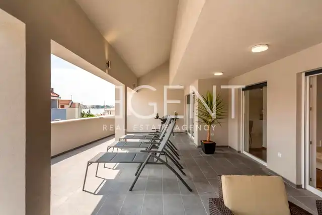 Podstrana - Three-room apartment with a terrace