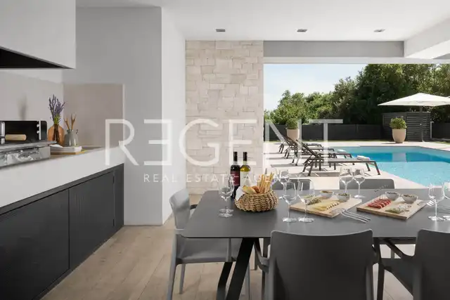 Istrie, Ližnjan - luxusní vila s privátním bazénem 400m2