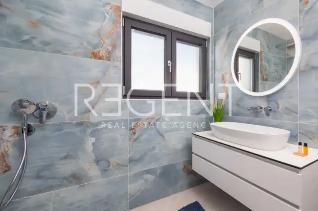 Rogoznica – Luxusní vila 200 m2 u moře