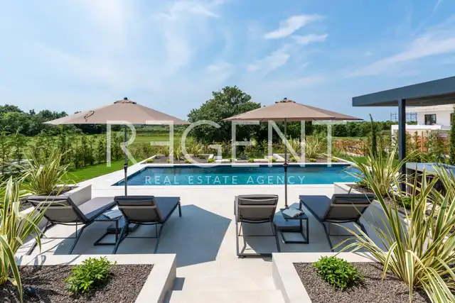 Istria, Poreč – Dizajnová vila s výhľadom na more 310 m2