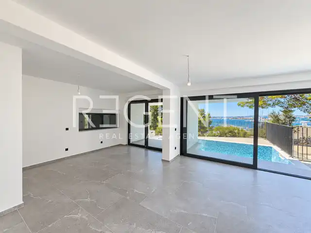 Pakoštane, Drage – Villa 368 m² mit Pool, in erster Reihe zum Meer
