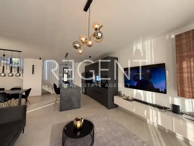 Split, Kaštela - Luxusná Vila 188 m2 s výhľadom na more
